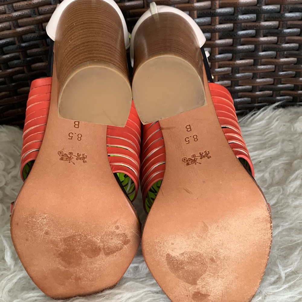 COACH Lorrie Sandal - Picture 11 of 16